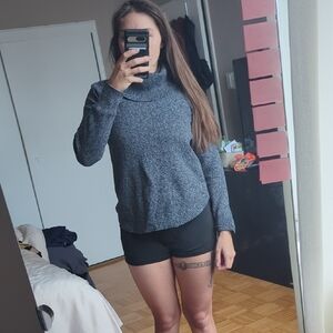 Tahari Heather Gray Turtleneck Sweater